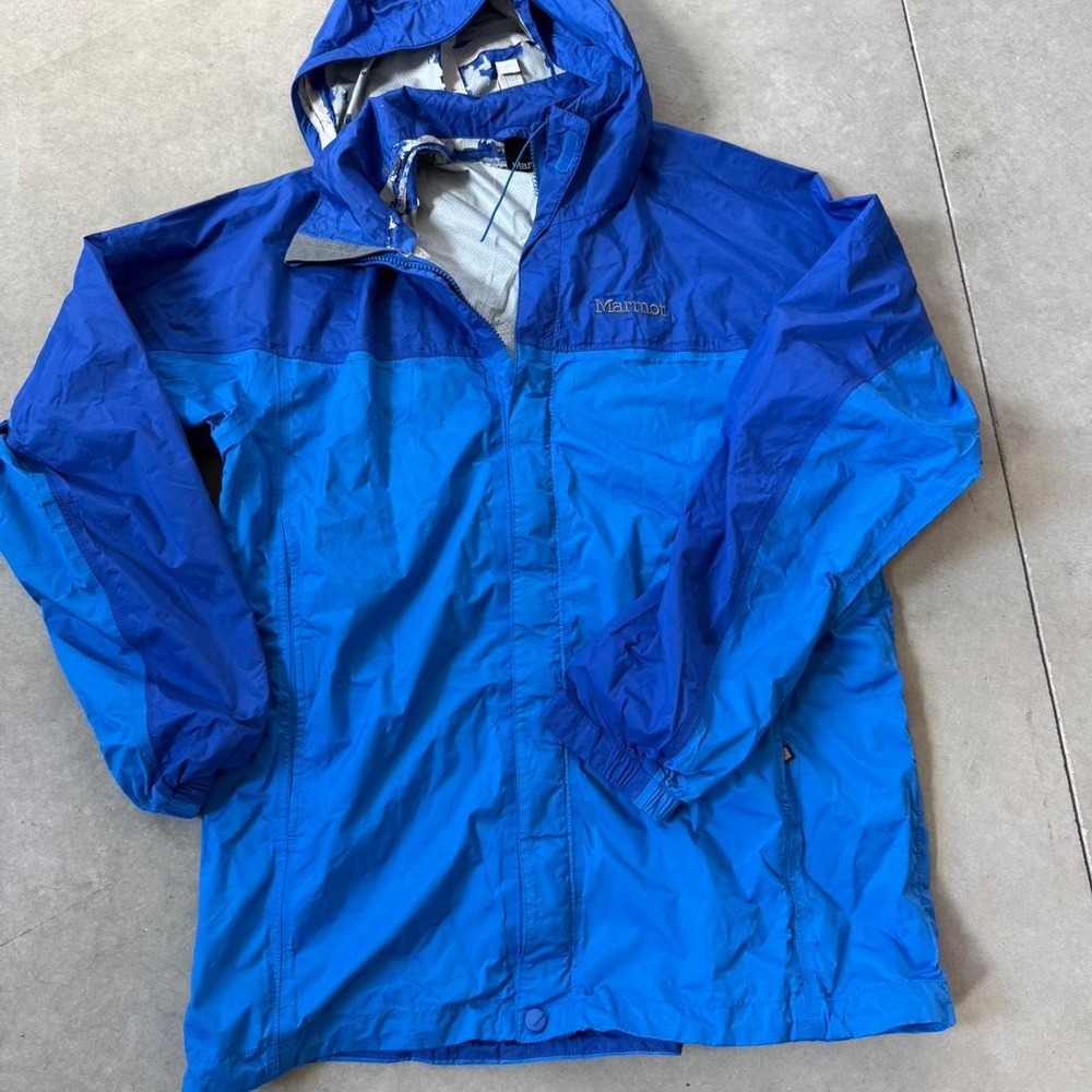 Marmot blue rain jacket with hood and pockets. Size L
